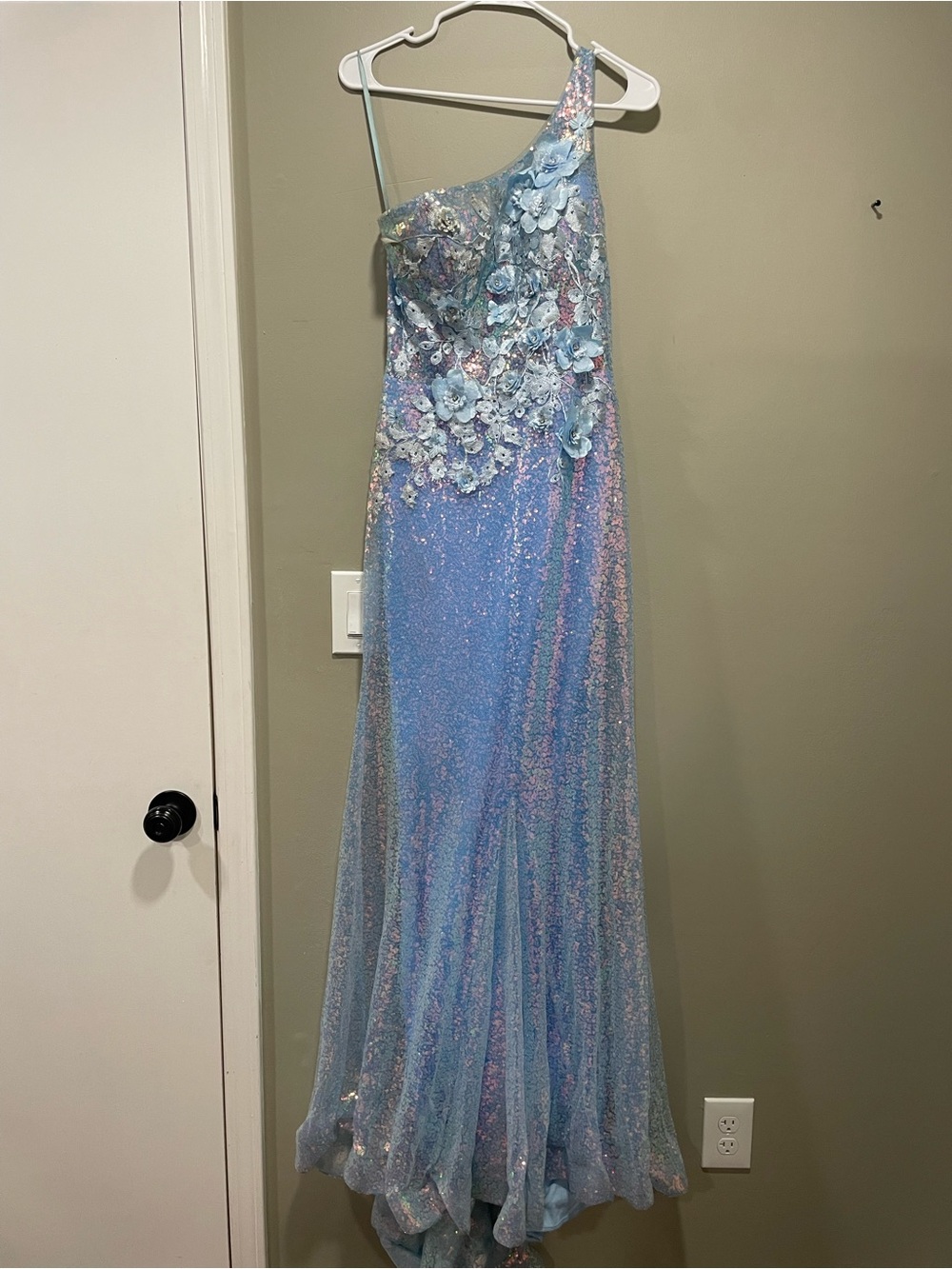 One-Shoulder Blue Floral Appliqué Sequin Gown